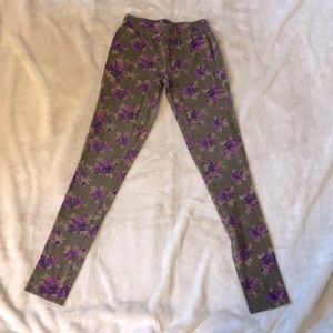 Dream out loud floral leggings
